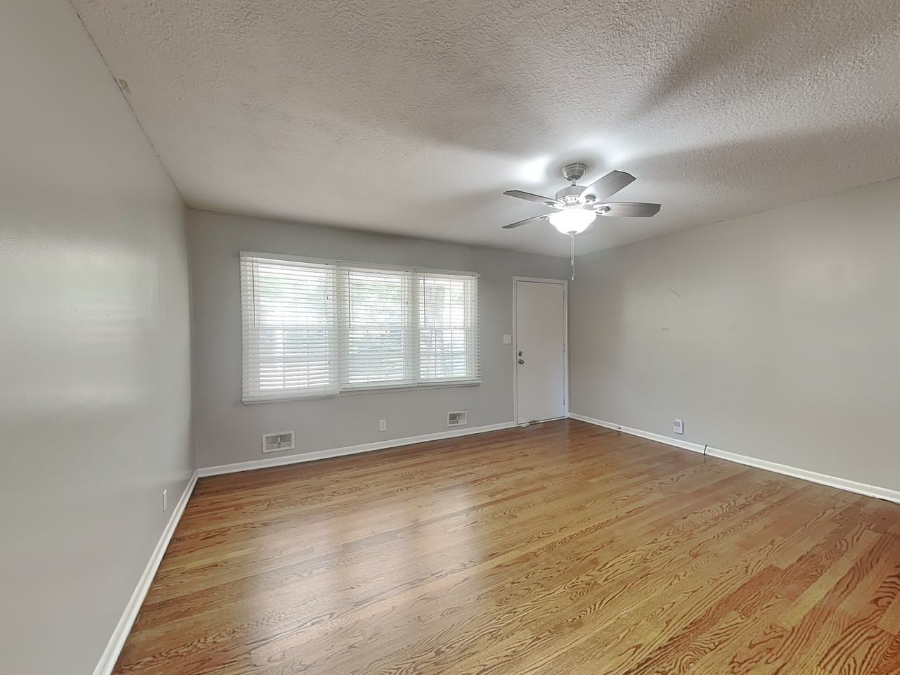 13511 E 41st Ter S - Photo 2 of 16