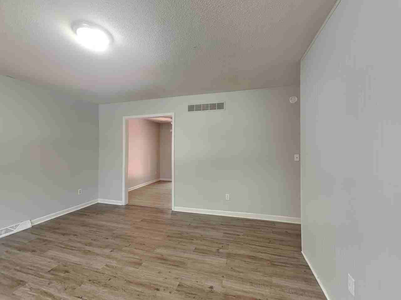 3915 N Colorado Ave - Photo 3 of 19
