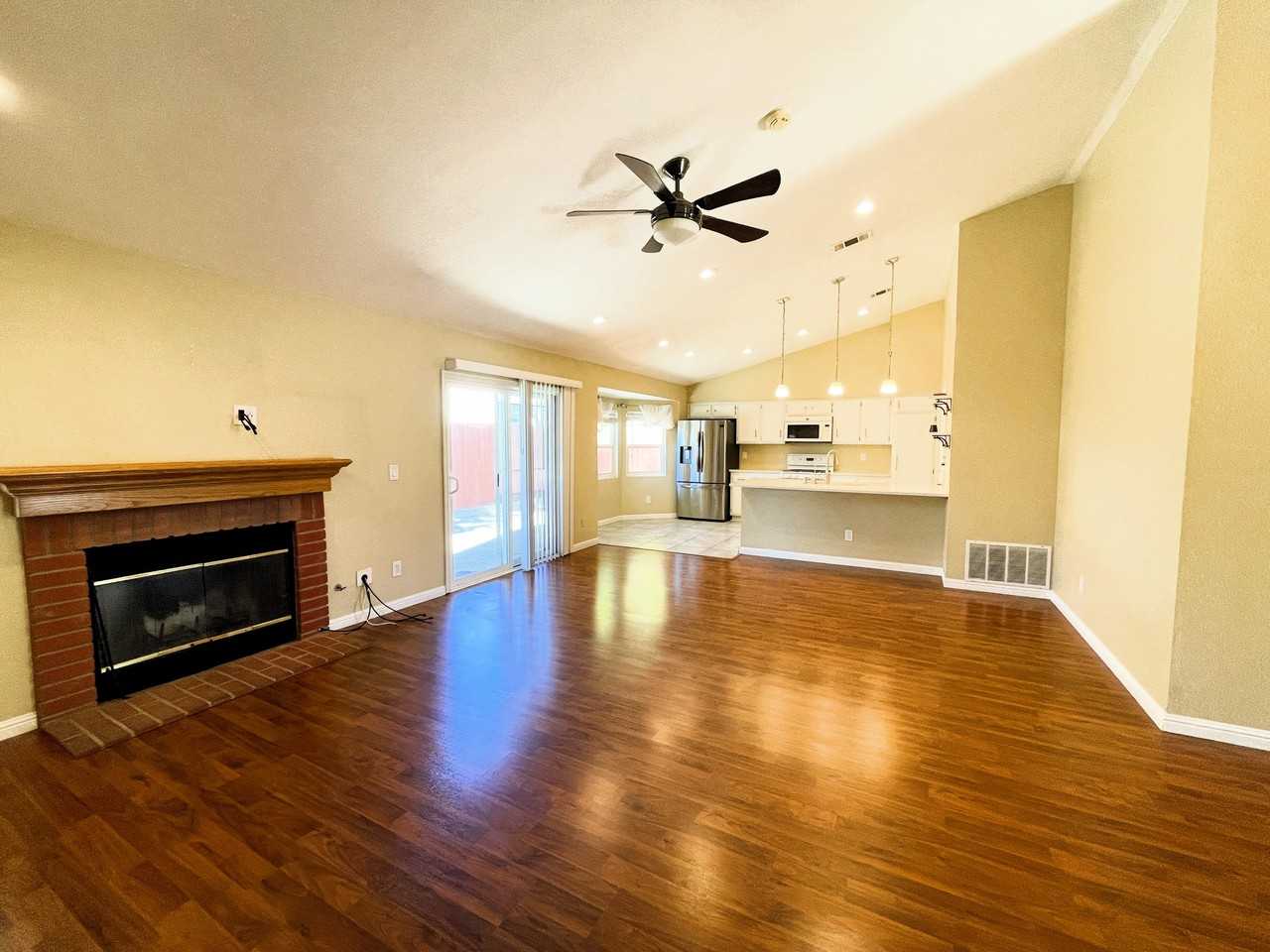 1360 Village Meadows Dr - Photo 3 of 15