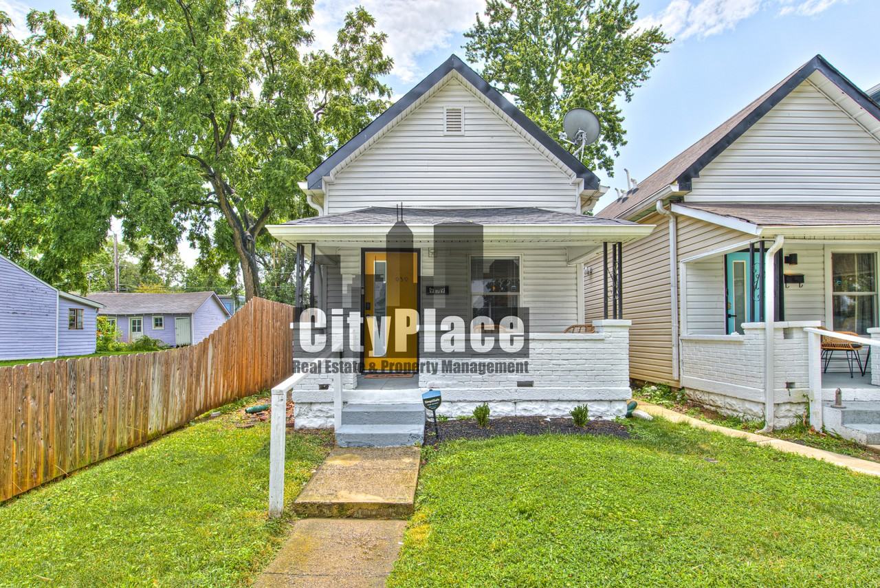 959 Lexington Ave - Photo 4 of 33