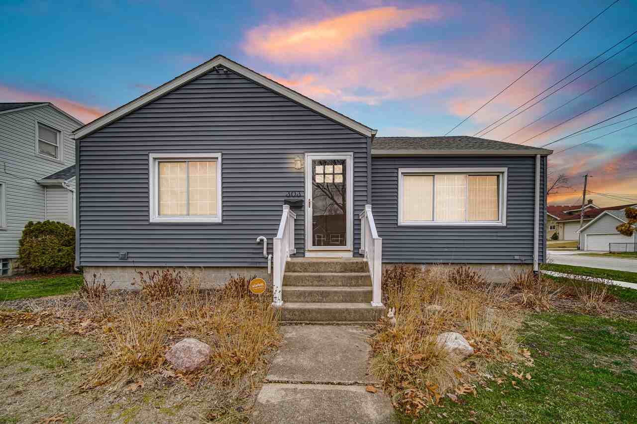 303 N Harvey St - Photo 2 of 25