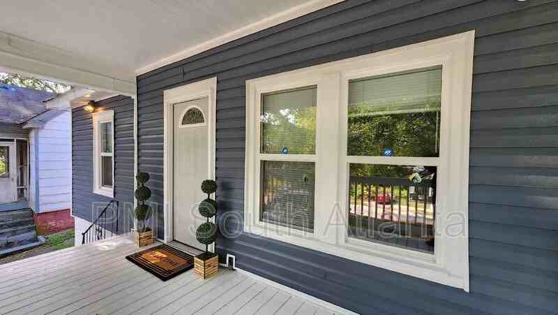 1012 Ashby Ter Nw - Photo 2 of 33