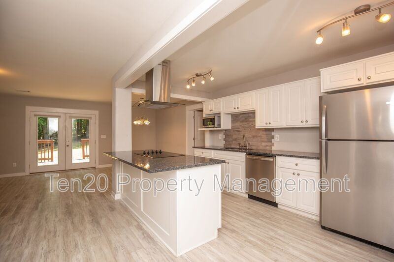 3116 Culver Dr - Photo 2 of 21