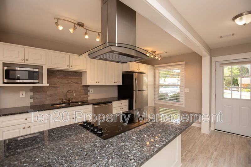 3116 Culver Dr - Photo 3 of 21