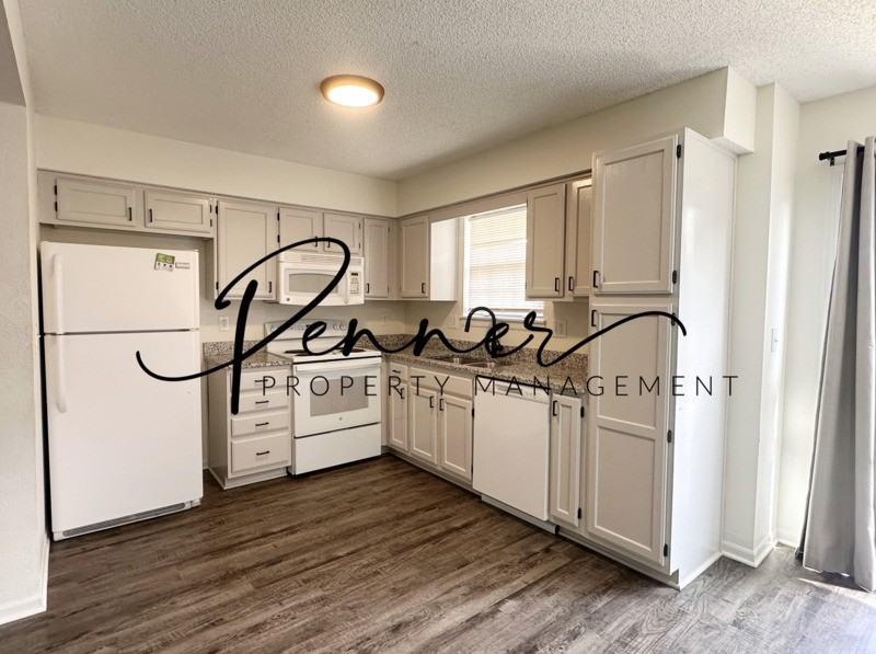 201 Ne Dogwood St #B - Photo 3 of 11