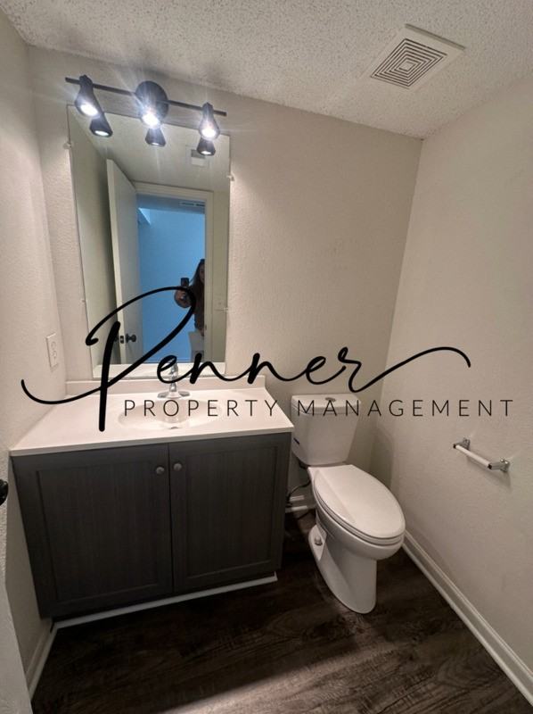 201 Ne Dogwood St #B - Photo 4 of 11