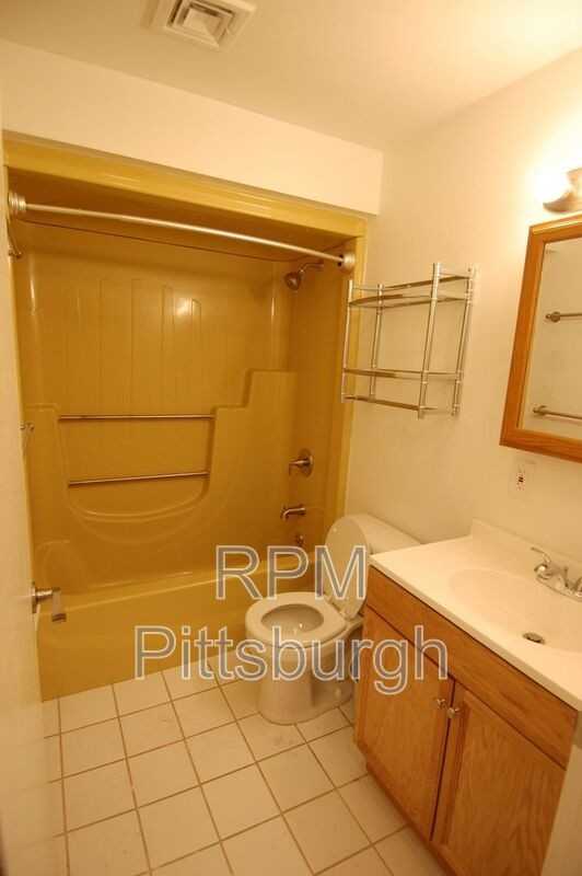 327 39th St - Photo 3 of 14