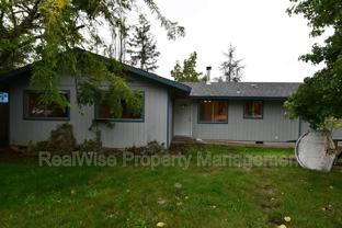 805 Ne Ash Ct - Photo 1 of 1