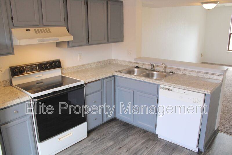 1986 N Salem Ave - Photo 6 of 14