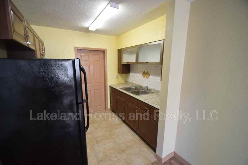 522 Oakland Rd - Photo 7 of 18