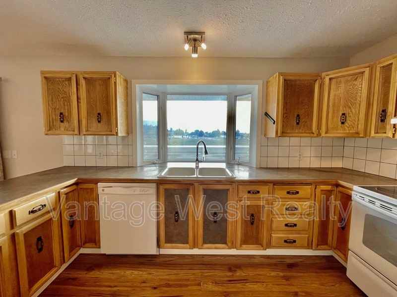 2335 Scenic Rd - Photo 2 of 50