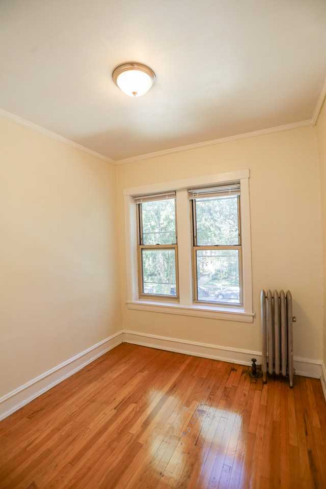 1367 W Greenleaf Ave #3B - Photo 3 of 8