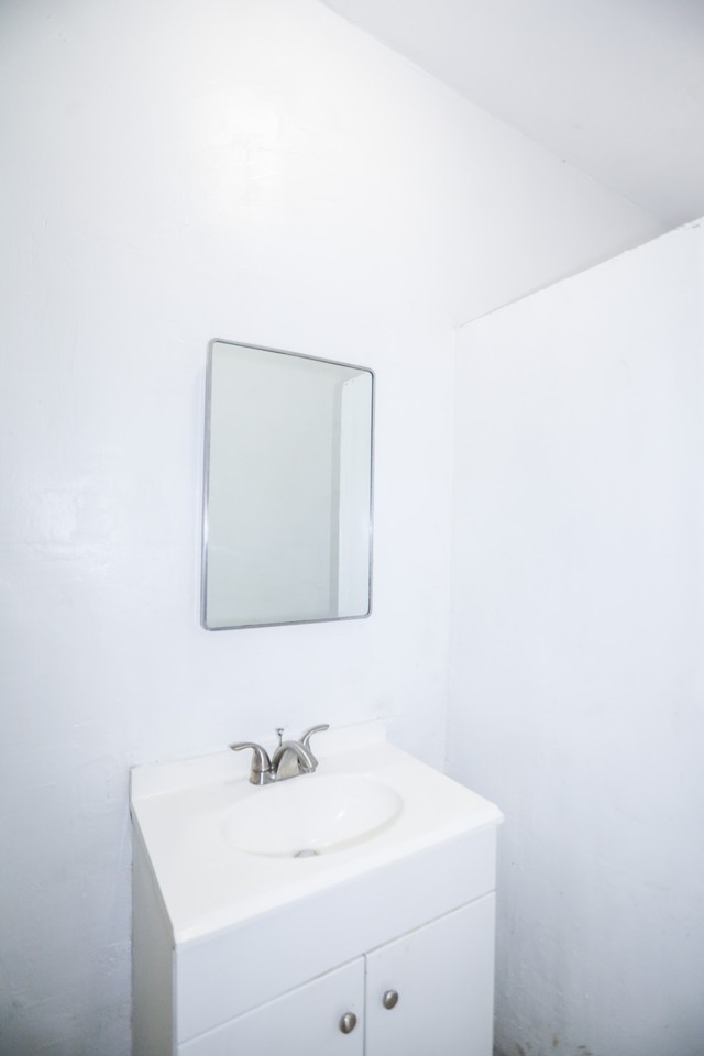 1361 W Greenleaf Ave #2A - Photo 7 of 11
