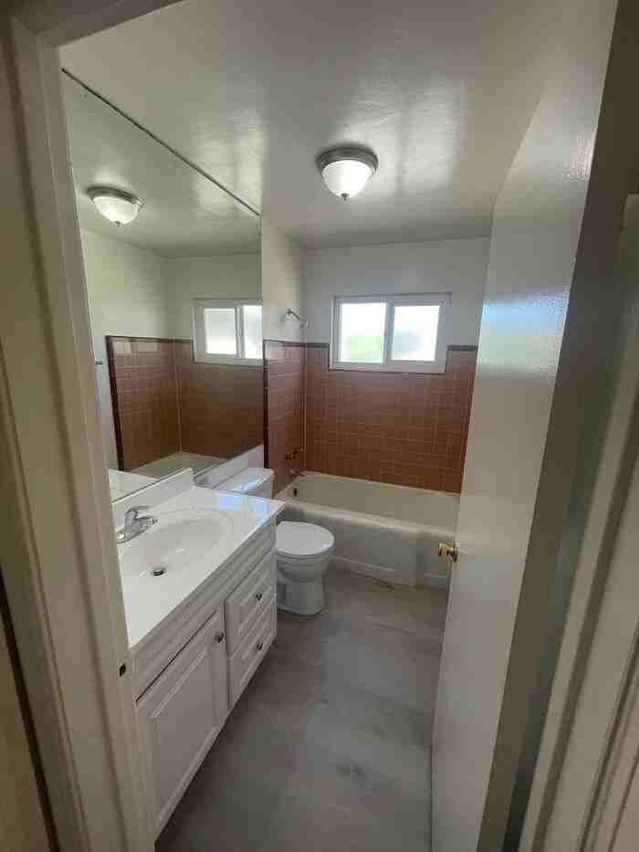 1590 Oriole Ave - Photo 3 of 8