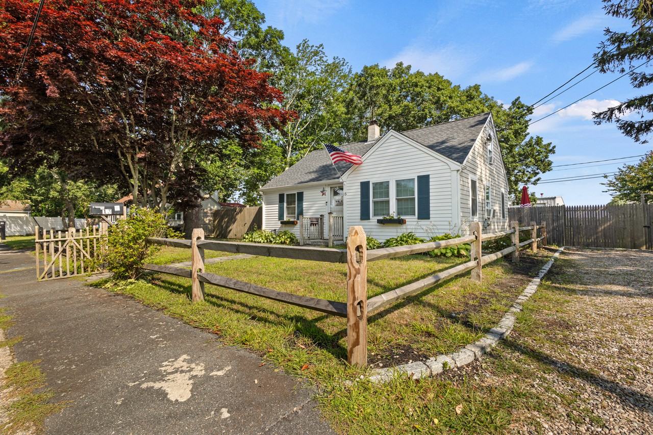 15 Brookshire Road - Photo 2 of 28