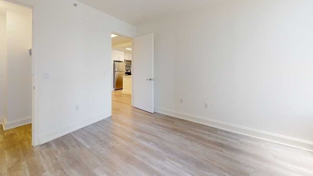 10 Hanover Sq #16L - Photo 5 of 12