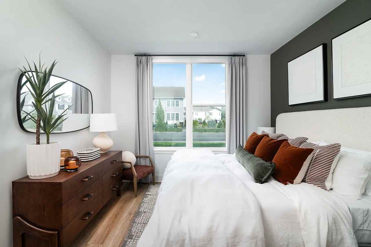 18 Park Avenue #1206 - Photo 5 of 14