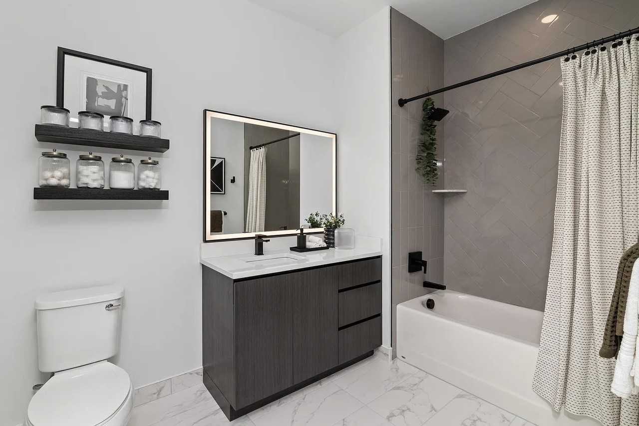 18 Park Avenue #1125 - Photo 7 of 14