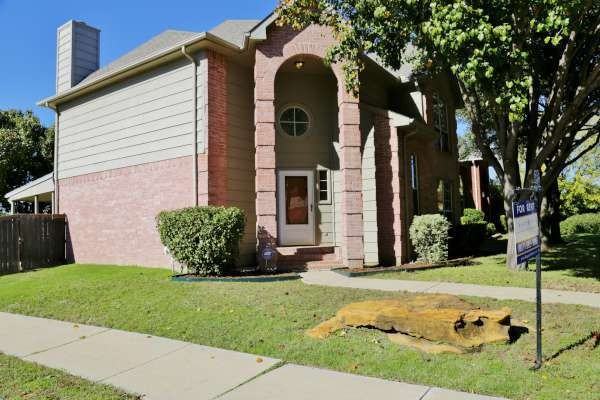 2101 Larkspur St - Photo 2 of 37