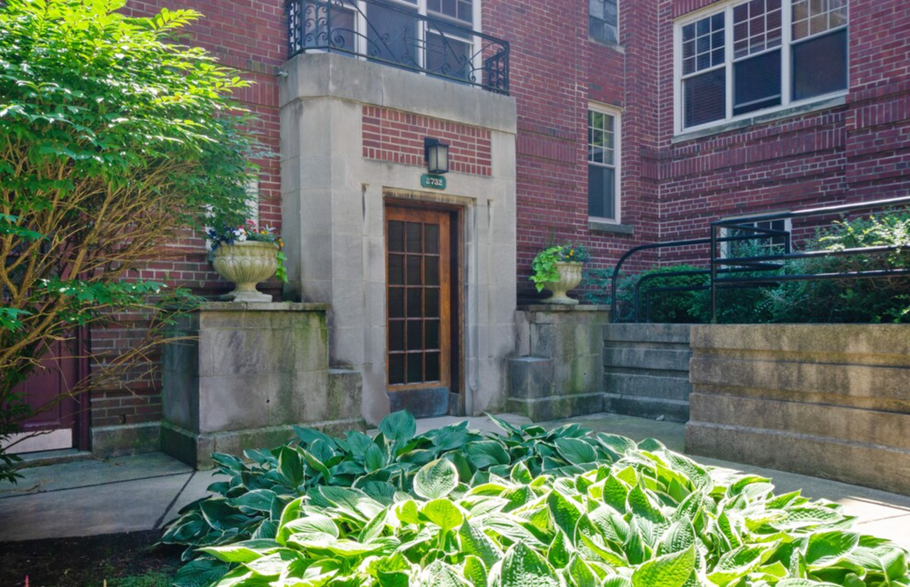 Discover Comfortable Living at Hampton Parkway in Evanston! - Photo 2 of 43