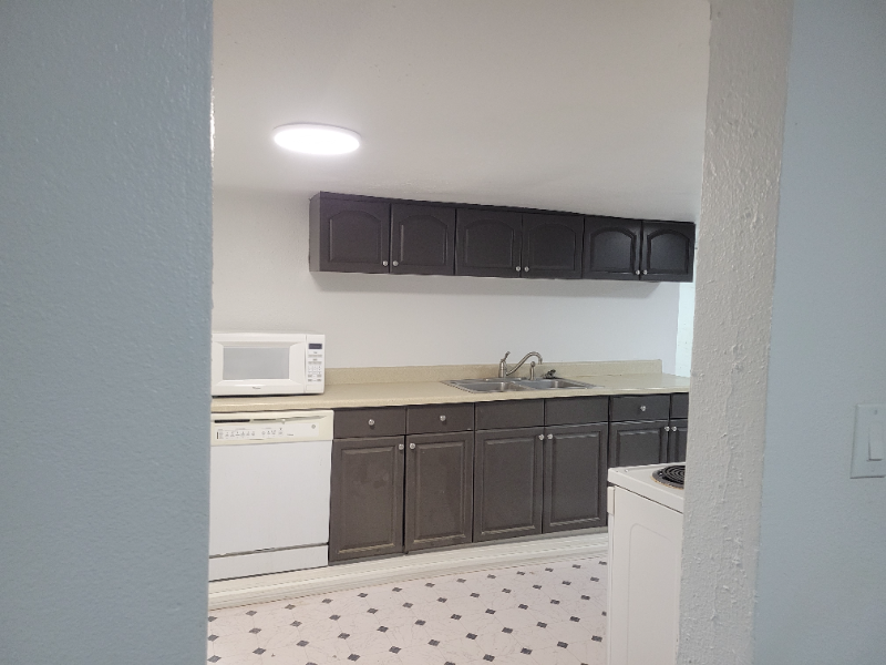 1806 Hollow Dale Pl - Photo 2 of 10