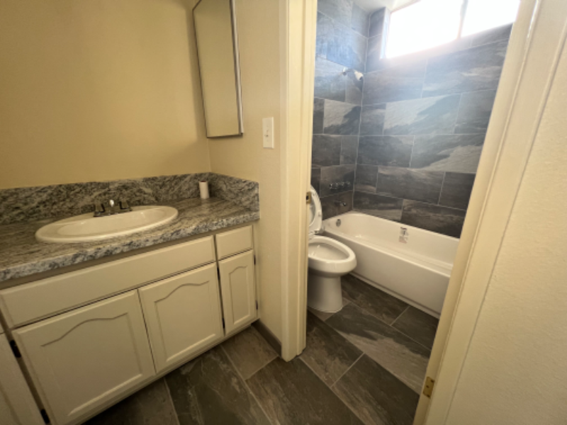 3530 Josephine St #E - Photo 6 of 7