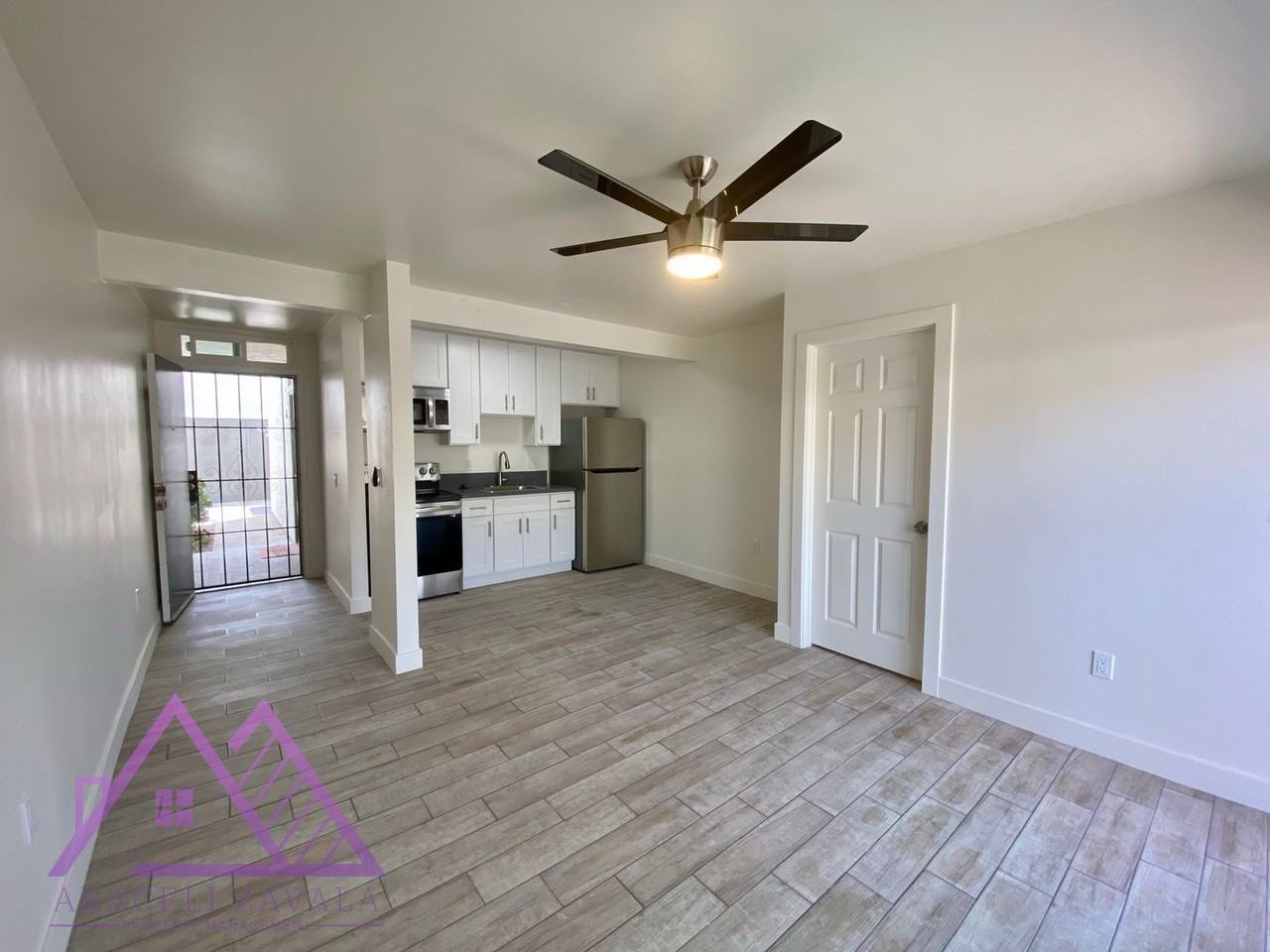 Manzana Studios & Loft Apartments - Photo 2 of 10