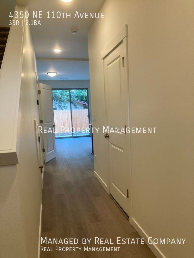 4350 Ne 110th Ave - Photo 3 of 28