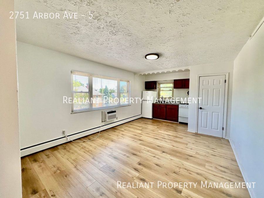 2751 Arbor Ave #5 - Photo 2 of 8