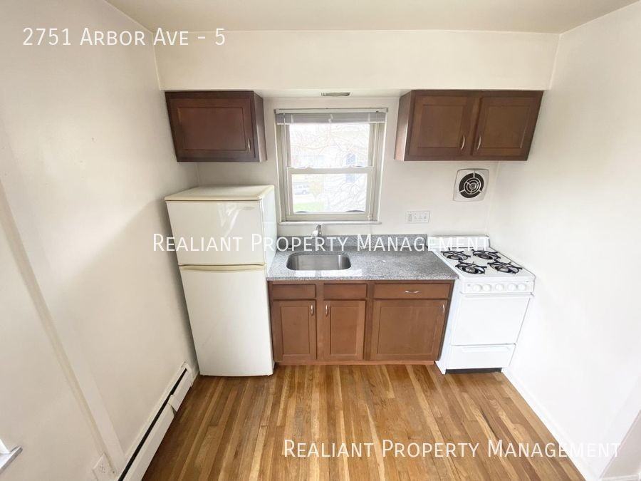 2751 Arbor Ave #5 - Photo 3 of 8
