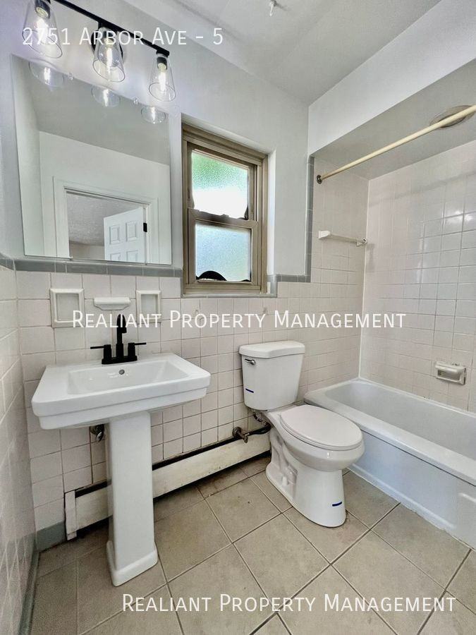 2751 Arbor Ave #5 - Photo 4 of 8