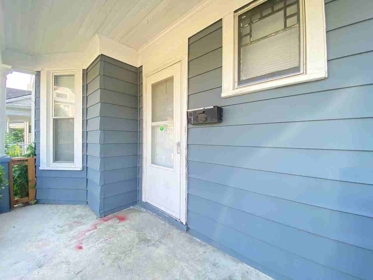 38 Pioneer St - Photo 2 of 29