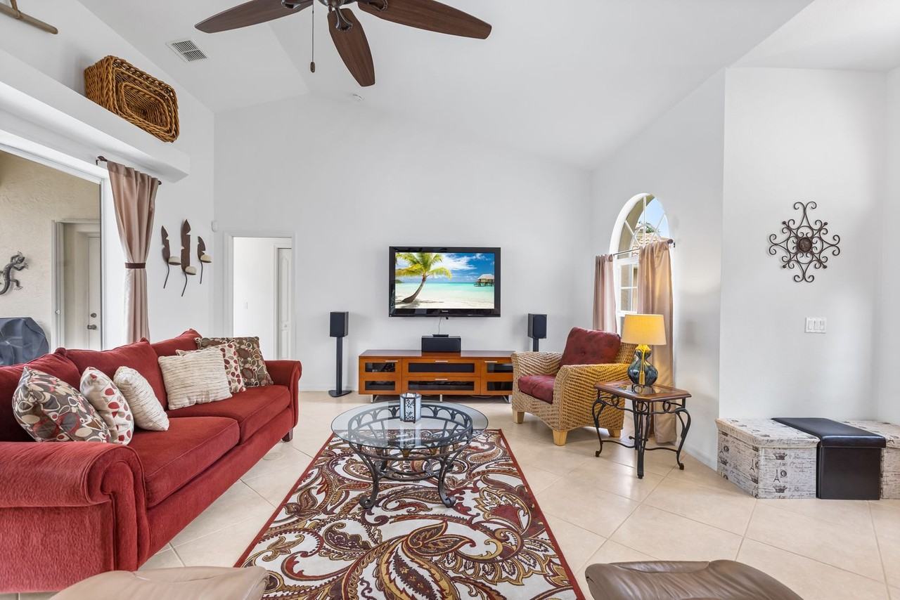 1549 Vintage Lane - Photo 4 of 37