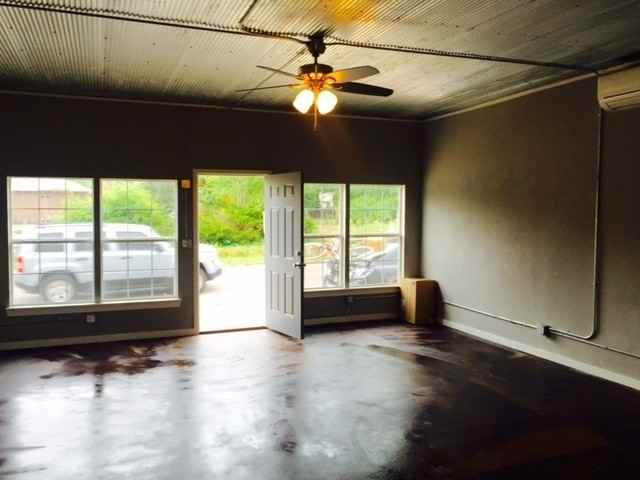 3315 N Shartel Ave - Photo 3 of 8