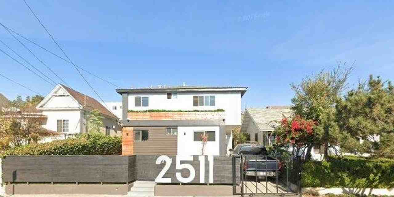 2511 Pennsylvania Ave - Photo 7 of 50