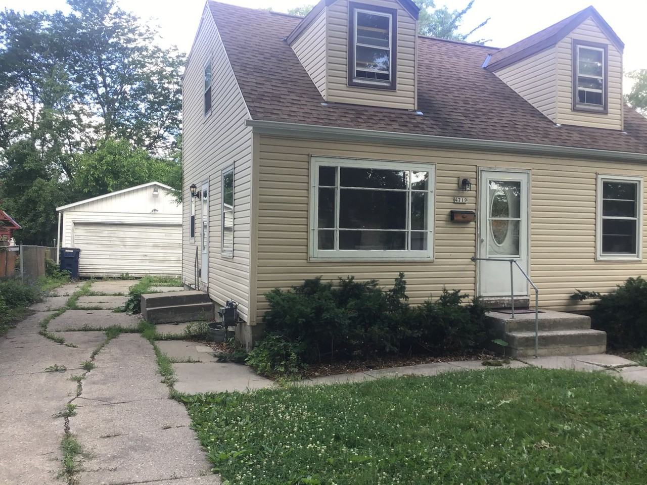 4719 N 46th St - Photo 3 of 19