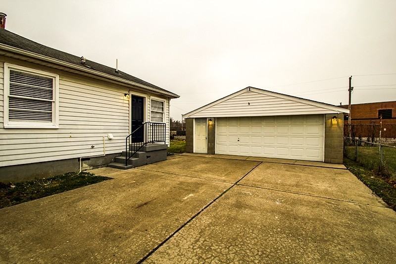 4022 Glenhurst Ave - Photo 6 of 22