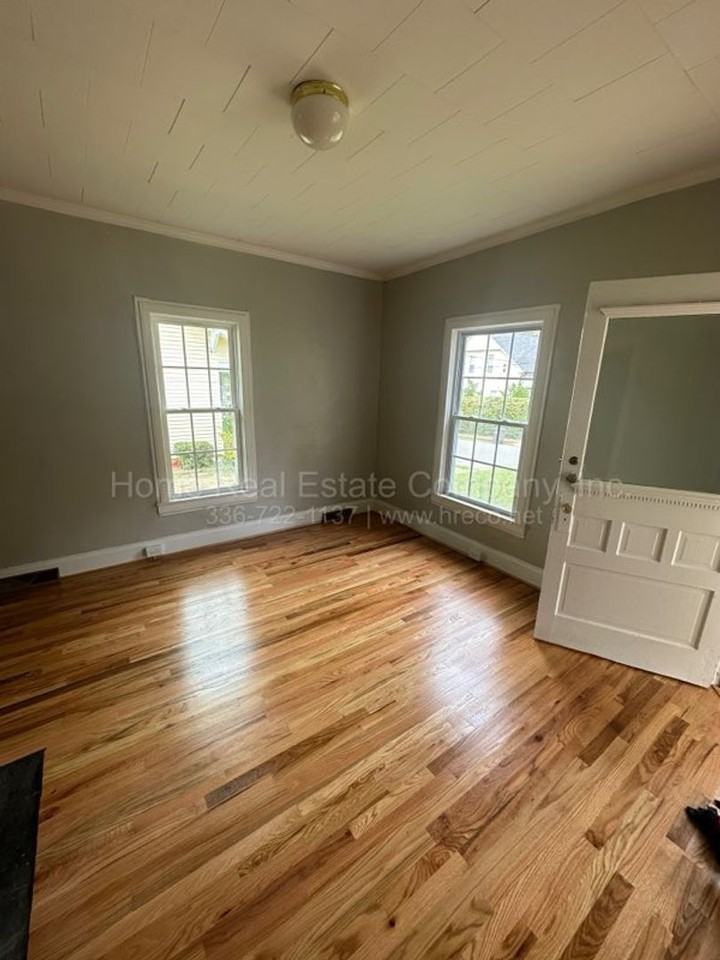 436 Granville Dr - Photo 2 of 8