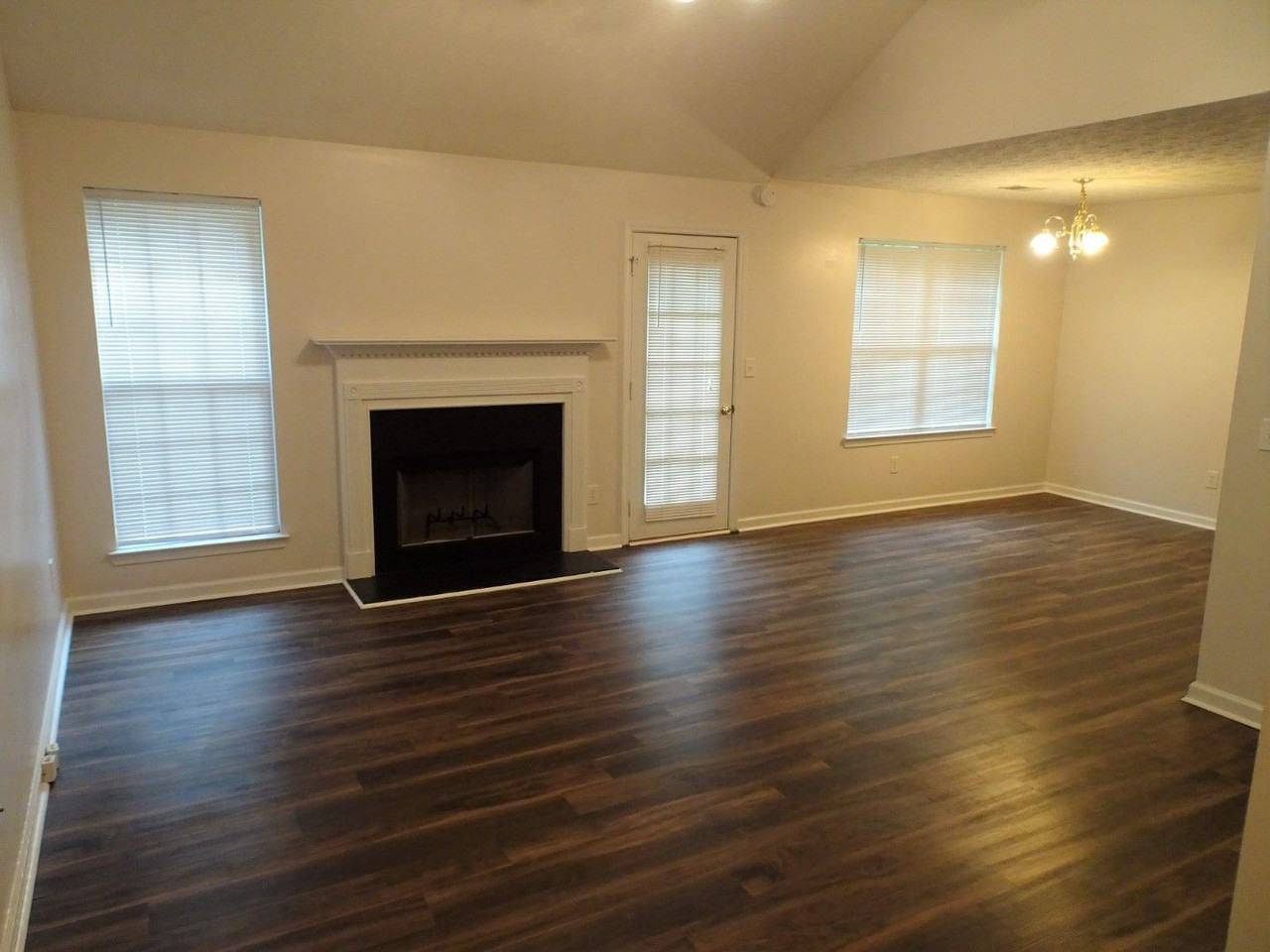 110 Creekside Dr - Photo 2 of 18