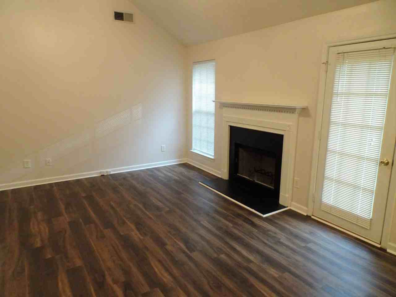 110 Creekside Dr - Photo 3 of 18