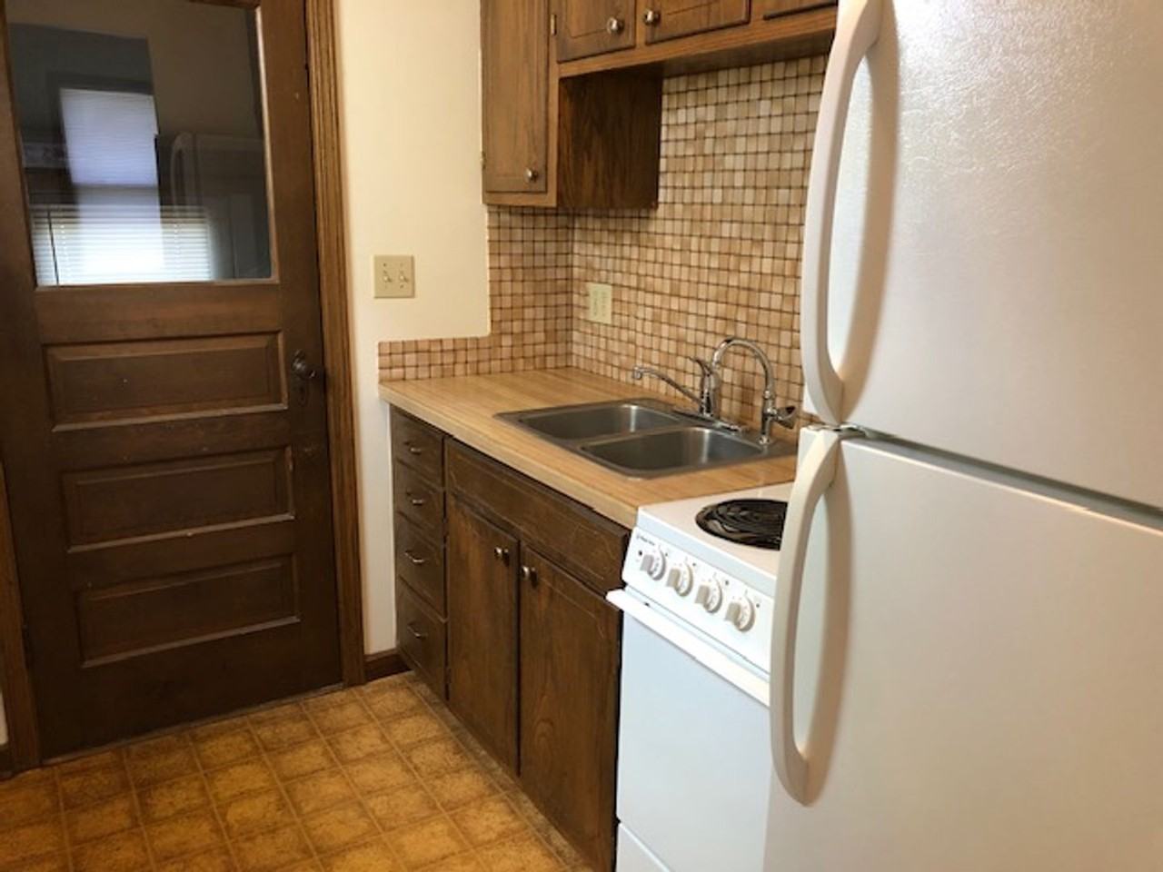 3909 Worthington Ave - Photo 3 of 3