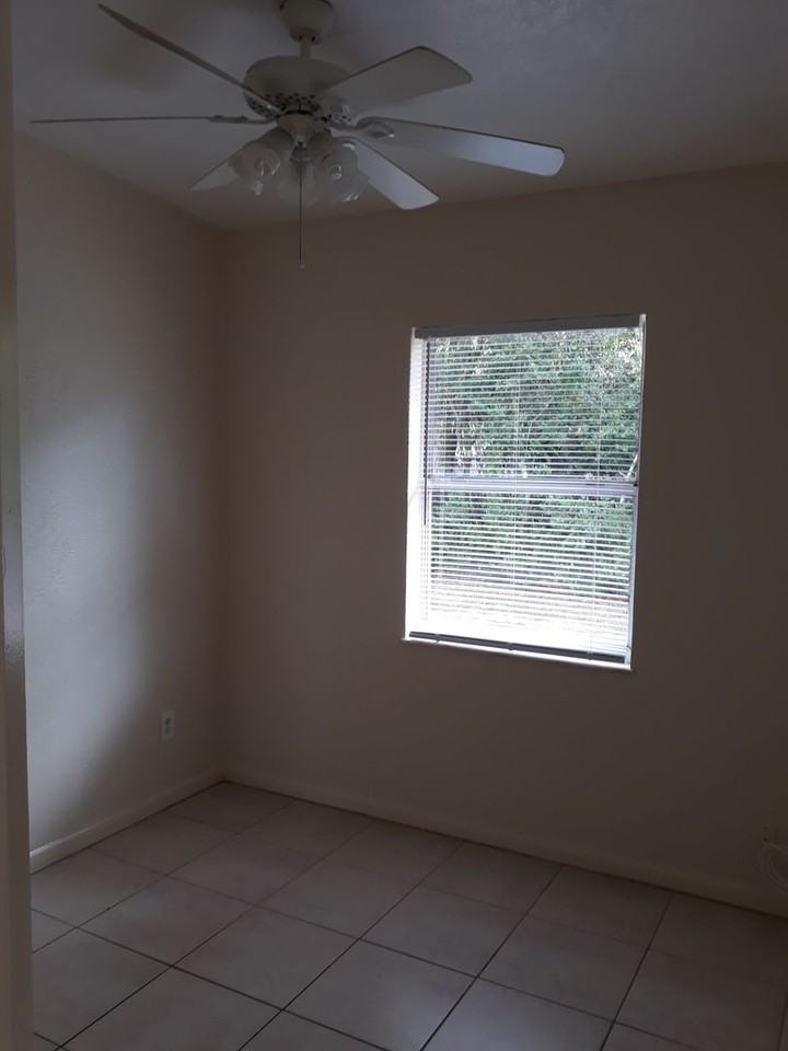 550 E 3rd St - Photo 3 of 9