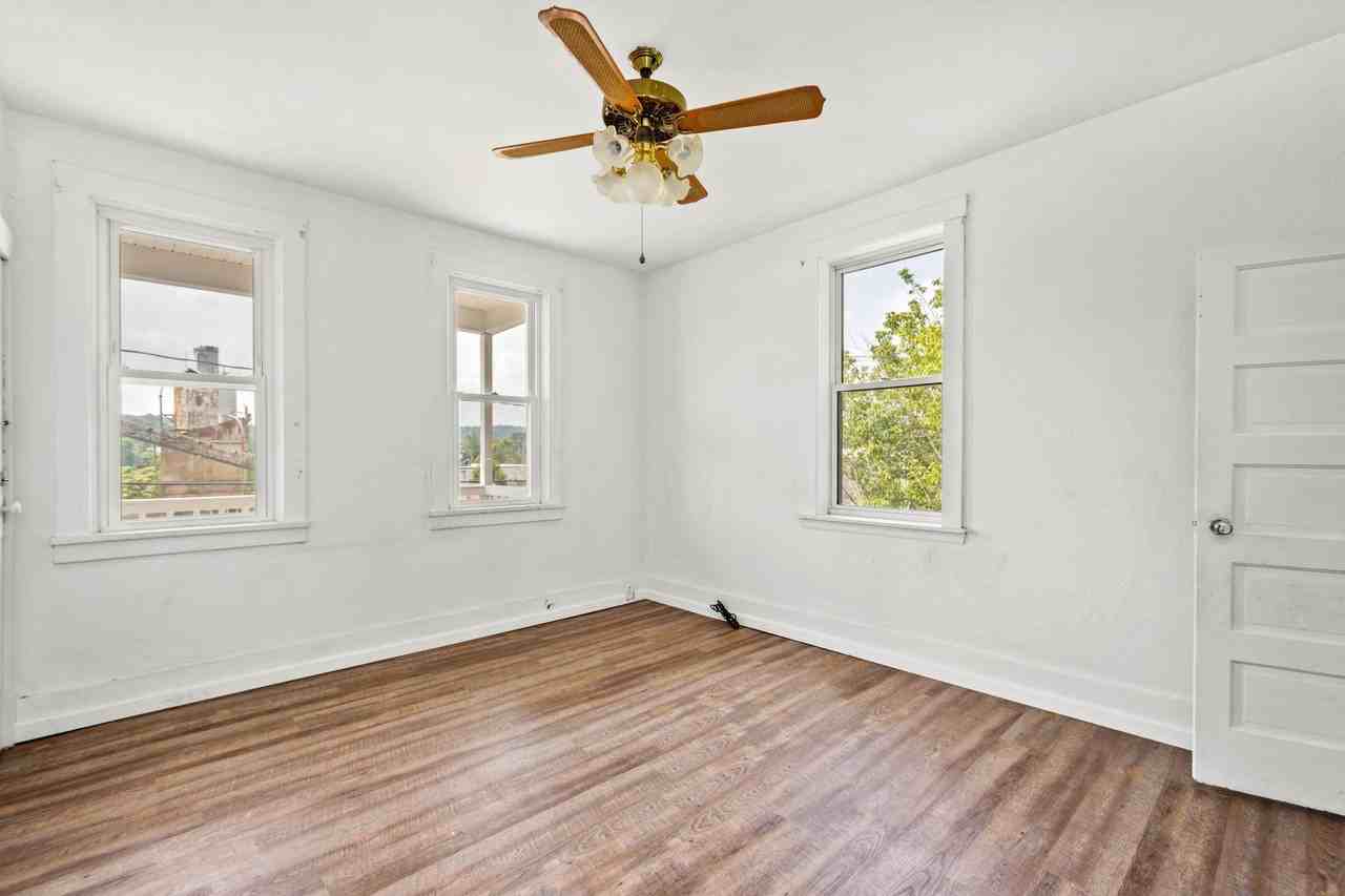 153 Union St - Photo 7 of 16