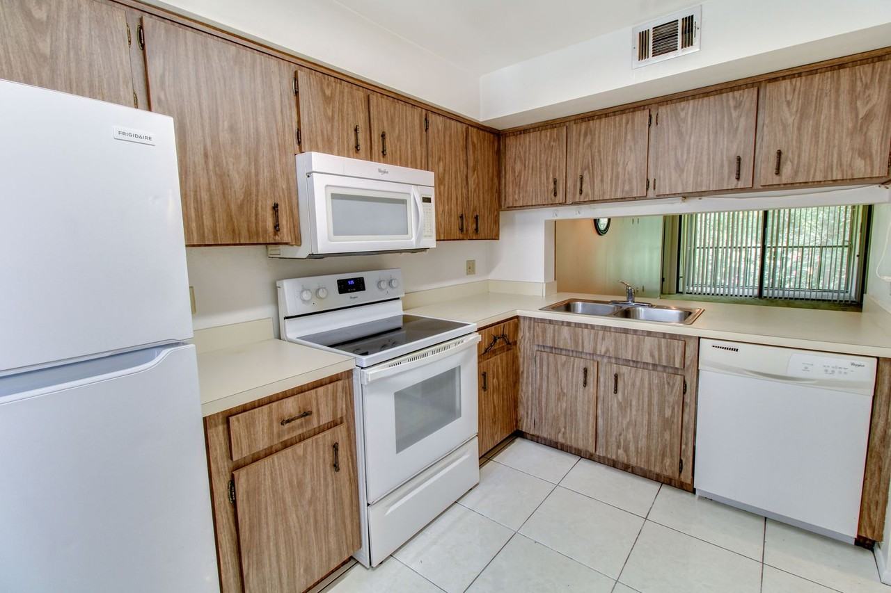 3293 Westridge Blvd #23 - Photo 2 of 8