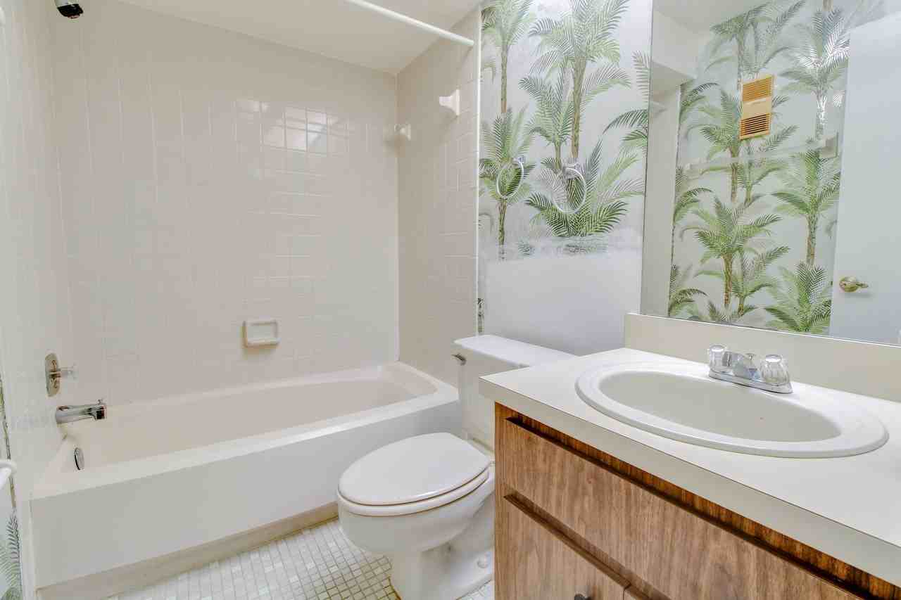 3293 Westridge Blvd #23 - Photo 5 of 8