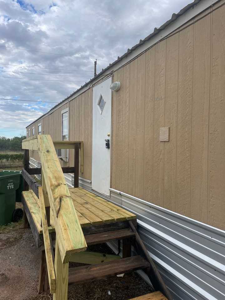 109 Mendy Ln - Photo 2 of 17