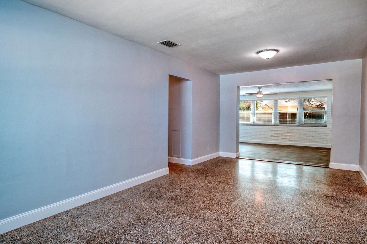 4104 W Lawn Ave - Photo 2 of 22