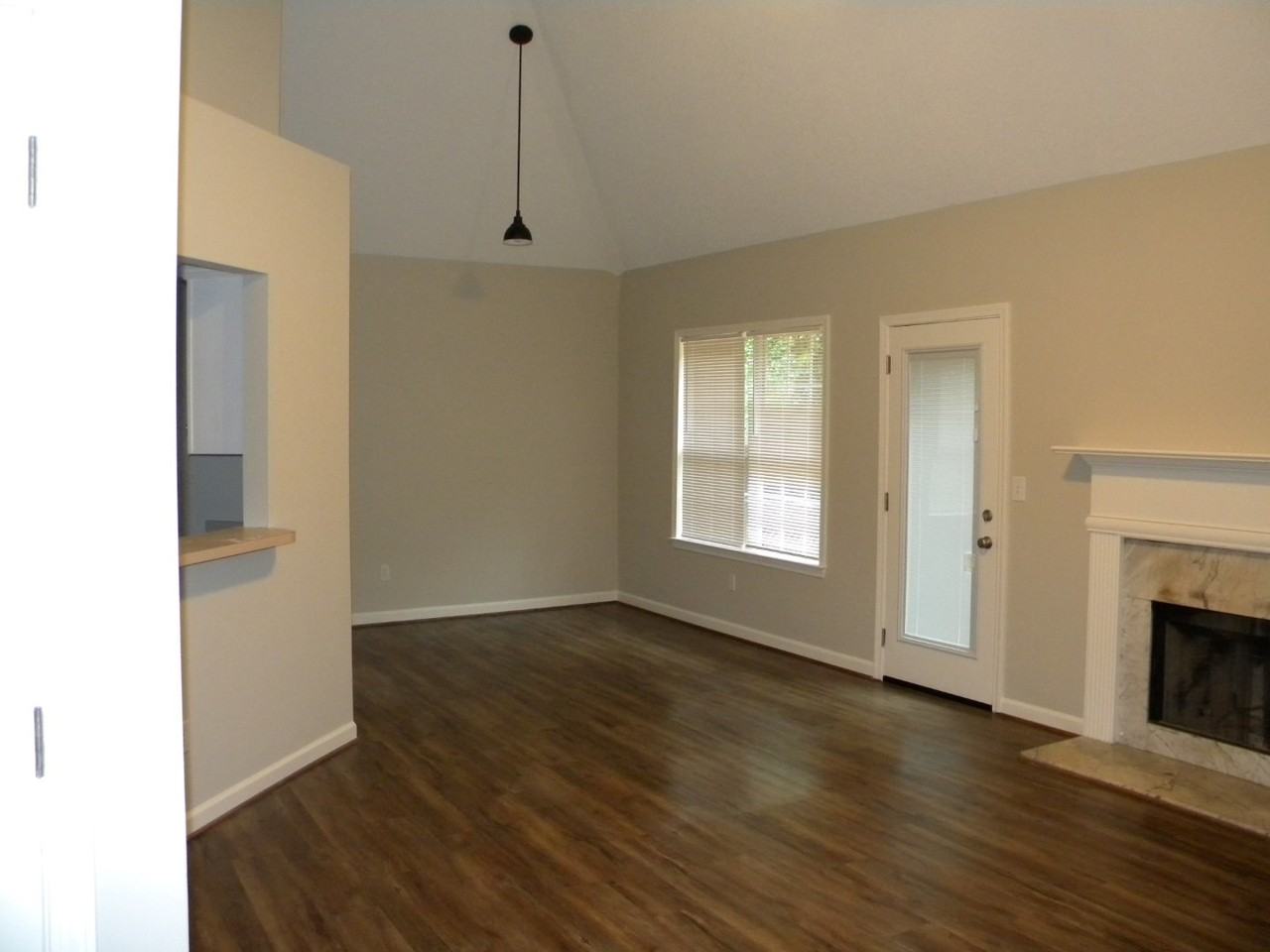 102 Woodstream Trl - Photo 2 of 8
