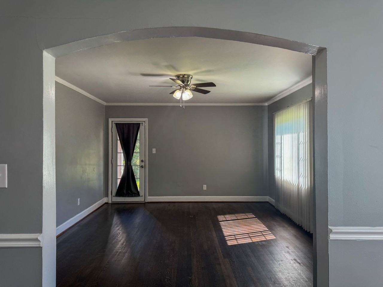 2501 Atlantic St - Photo 6 of 25