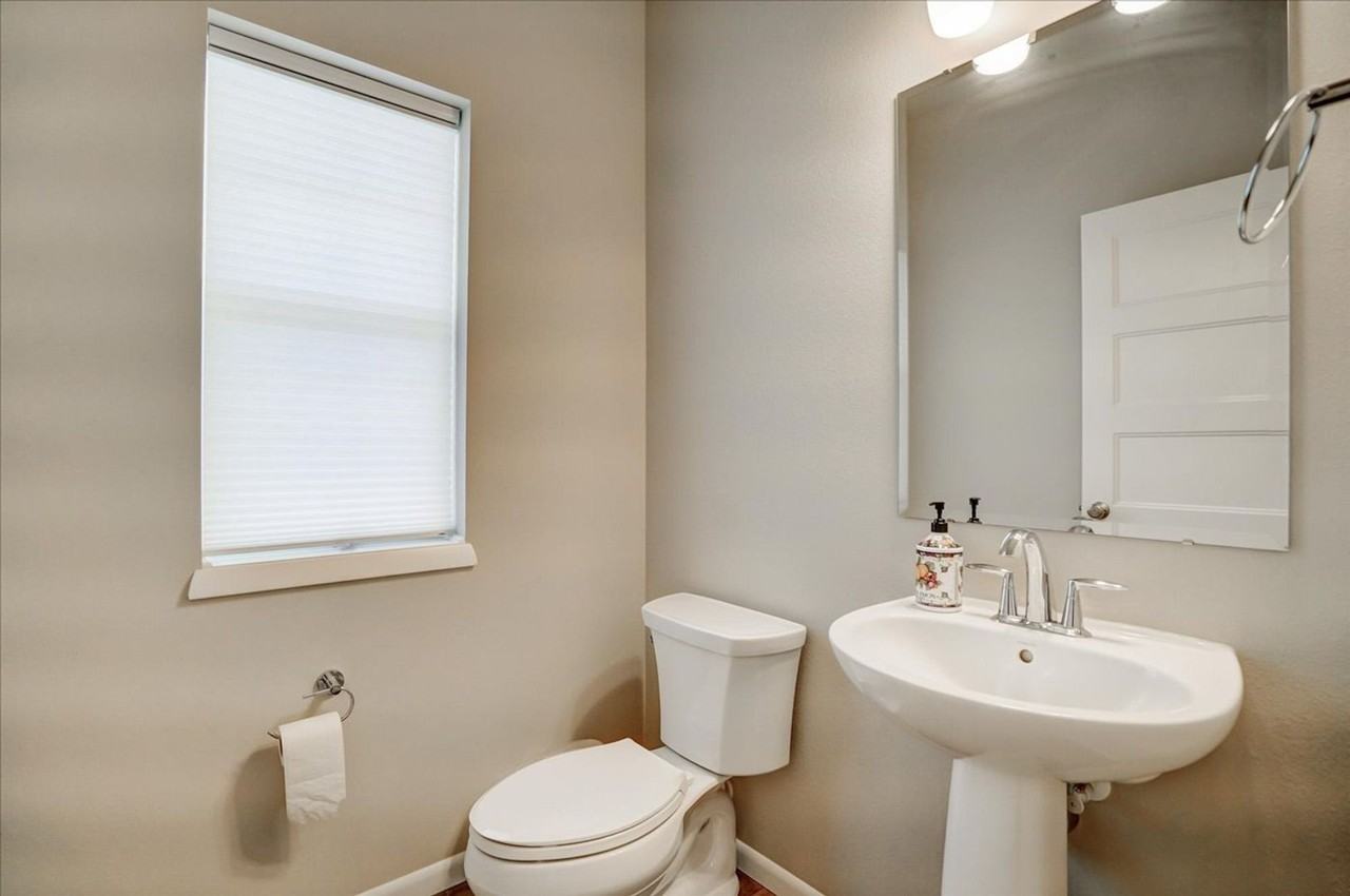 601 Tawny Elm Pkwy - Photo 5 of 29